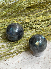 Load image into Gallery viewer, Labradorite Sphere