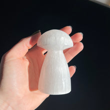 Load image into Gallery viewer, Small Selenite Mushroom