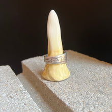 Load image into Gallery viewer, Spoon Ring R- size 9.75