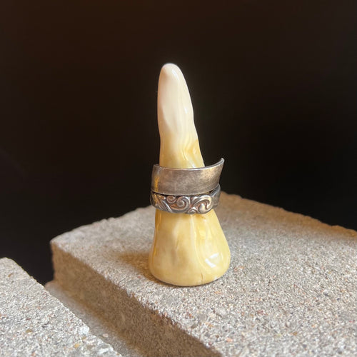 Spoon Ring Q - size 8