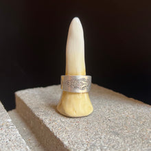 Load image into Gallery viewer, Spoon Ring T - size 8