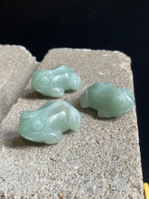 Load image into Gallery viewer, Green Aventurine Frog