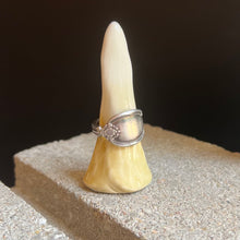 Load image into Gallery viewer, Spoon Ring L - size 7.25