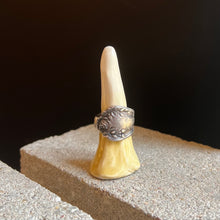 Load image into Gallery viewer, Spoon Ring N - size 7.5
