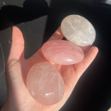 Load image into Gallery viewer, Rose Quartz Palmstone