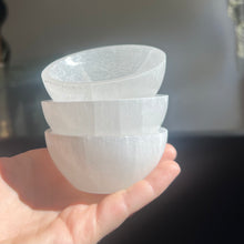 Load image into Gallery viewer, Selenite Bowl