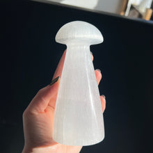 Load image into Gallery viewer, Large Selenite Mushroom