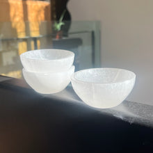 Load image into Gallery viewer, Selenite Bowl