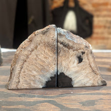 Load image into Gallery viewer, Black Agate Book End Set