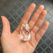 Load image into Gallery viewer, Quartz Faceted Egg