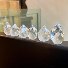 Load image into Gallery viewer, Quartz Faceted Egg