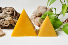 Load image into Gallery viewer, 4” Seshet Pyramid Candle