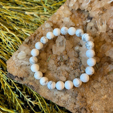Load image into Gallery viewer, White Howlite Bead Bracelet