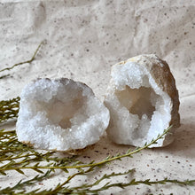 Load image into Gallery viewer, White Quartz Whole Split Geode