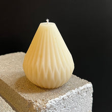 Load image into Gallery viewer, Pear Beeswax Candle